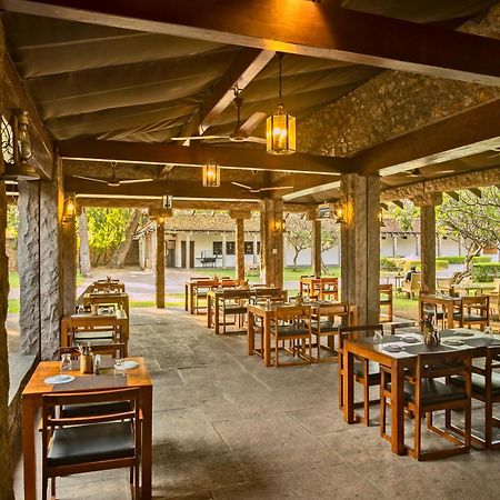 Heritage Madurai Εξωτερικό φωτογραφία The restaurant at the hotel